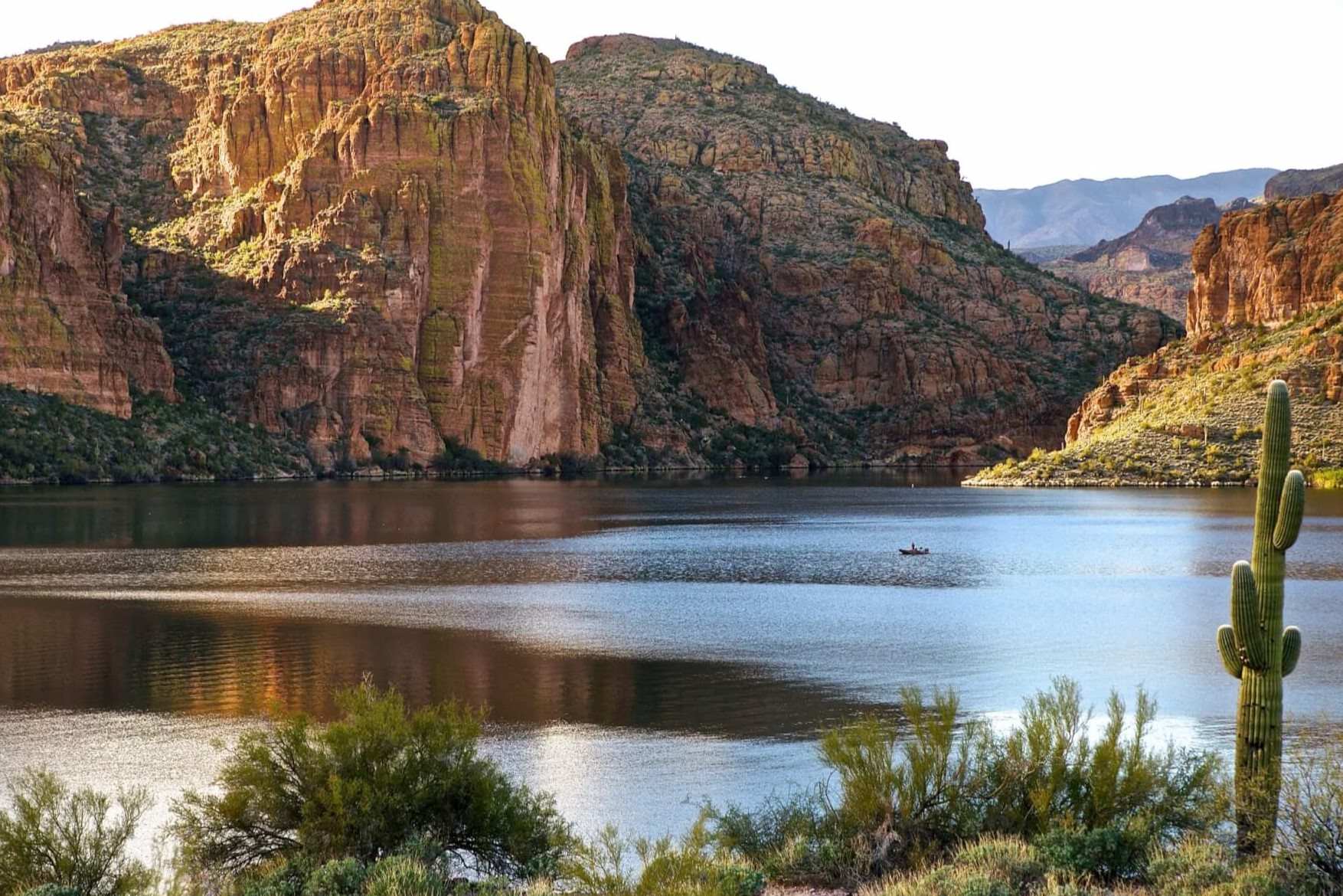 secrets-of-arizonas-canyon-lake-revealed