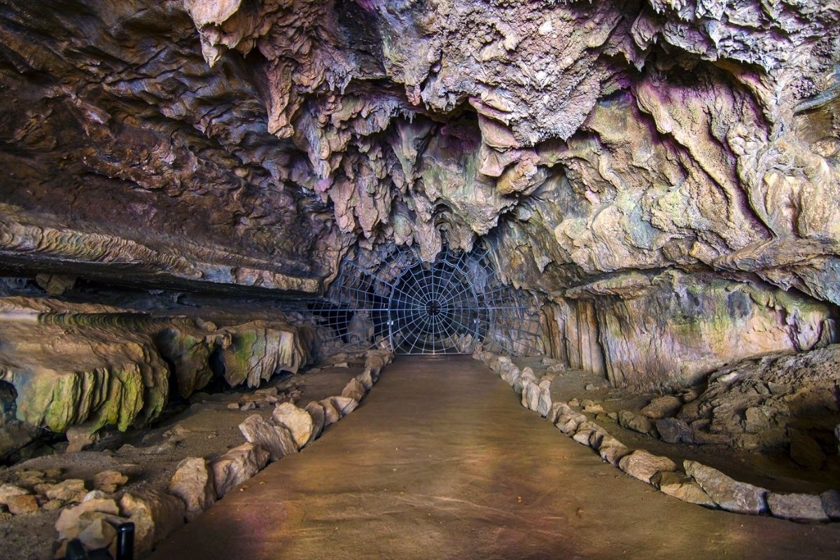 Secrets-Of-California8217s-Crystal-Cave secrets-of-californias-crystal-cave