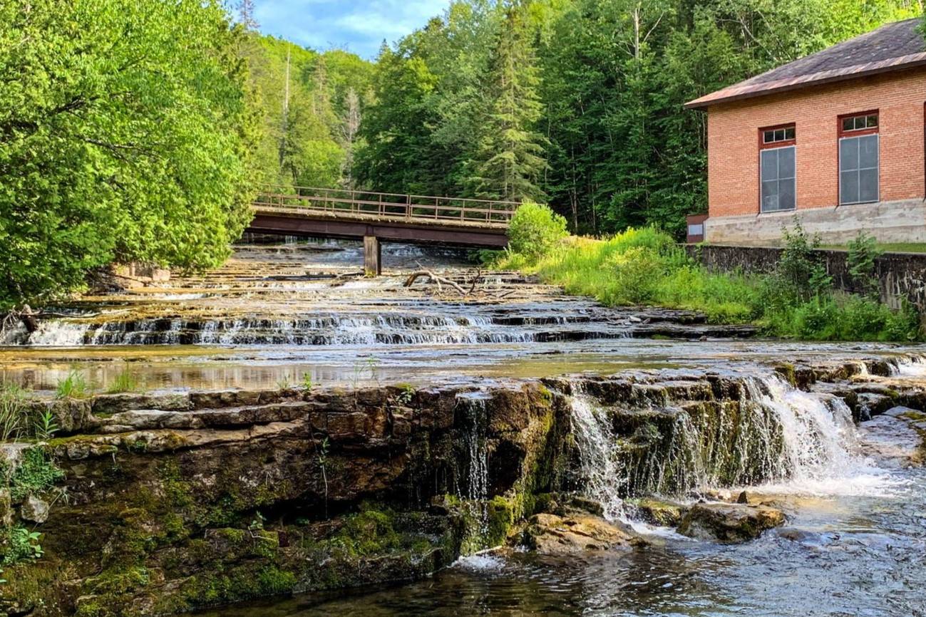 secrets-of-michigans-au-train-falls