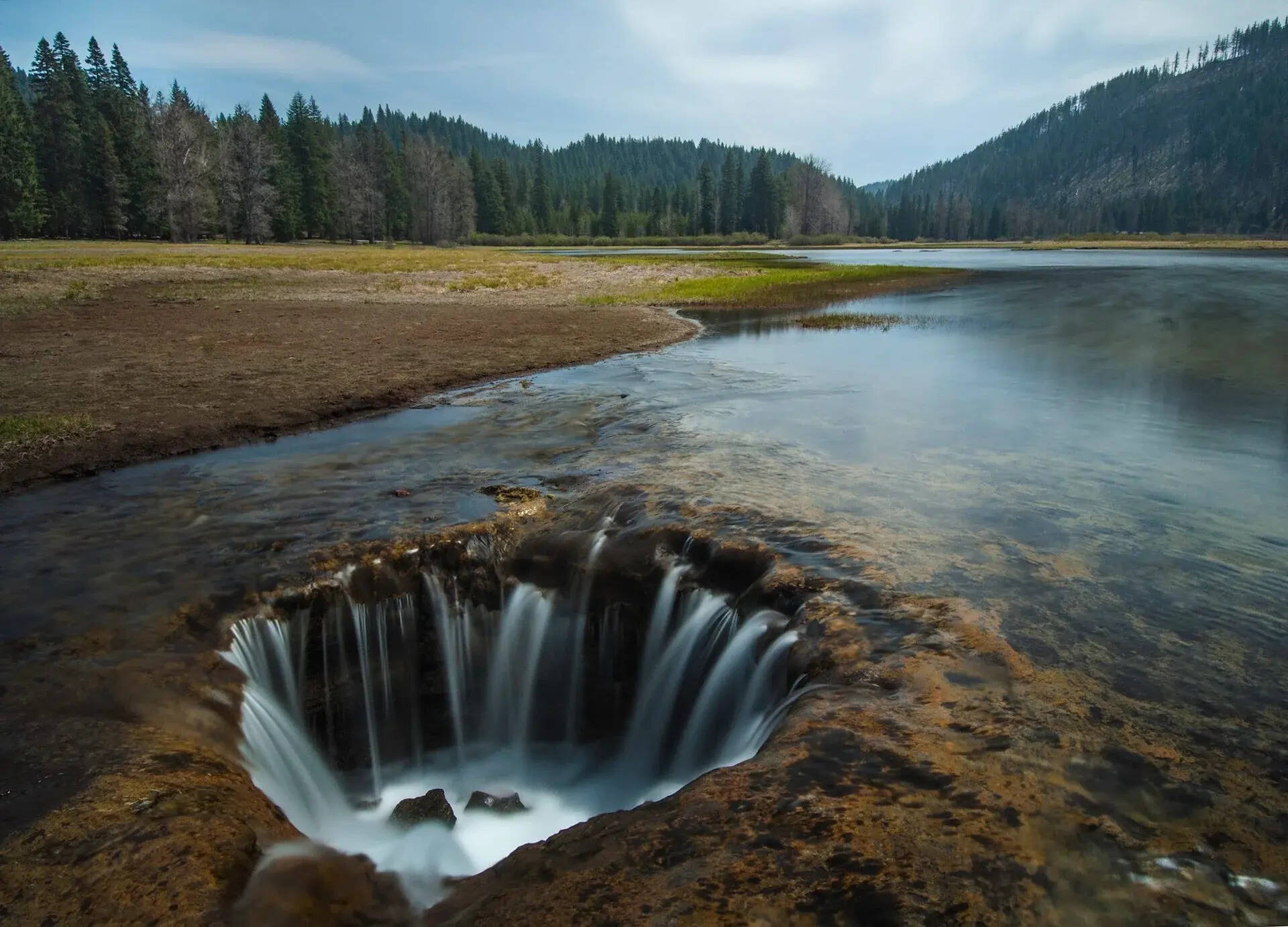 secrets-of-oregons-vanishing-lake