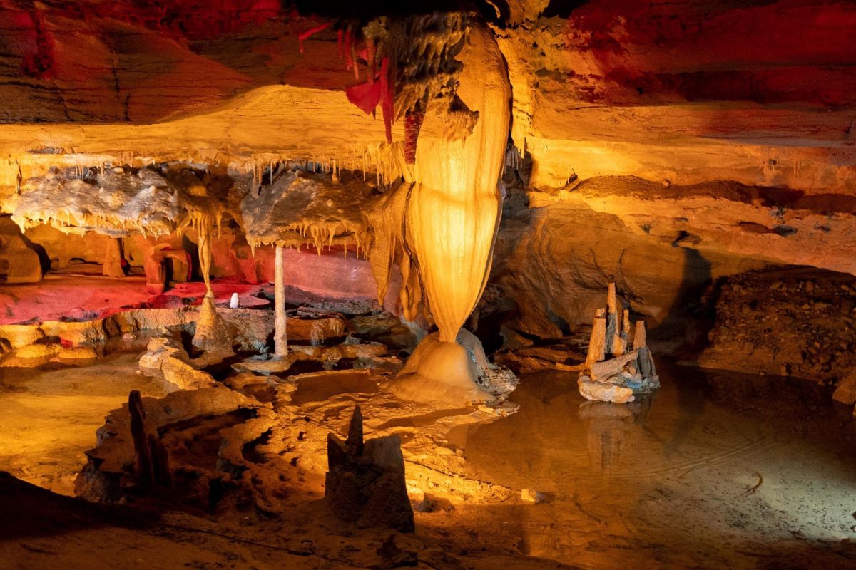 Secrets-Of-Tennessee8217s-Forbidden-Caverns secrets-of-tennessees-forbidden-caverns