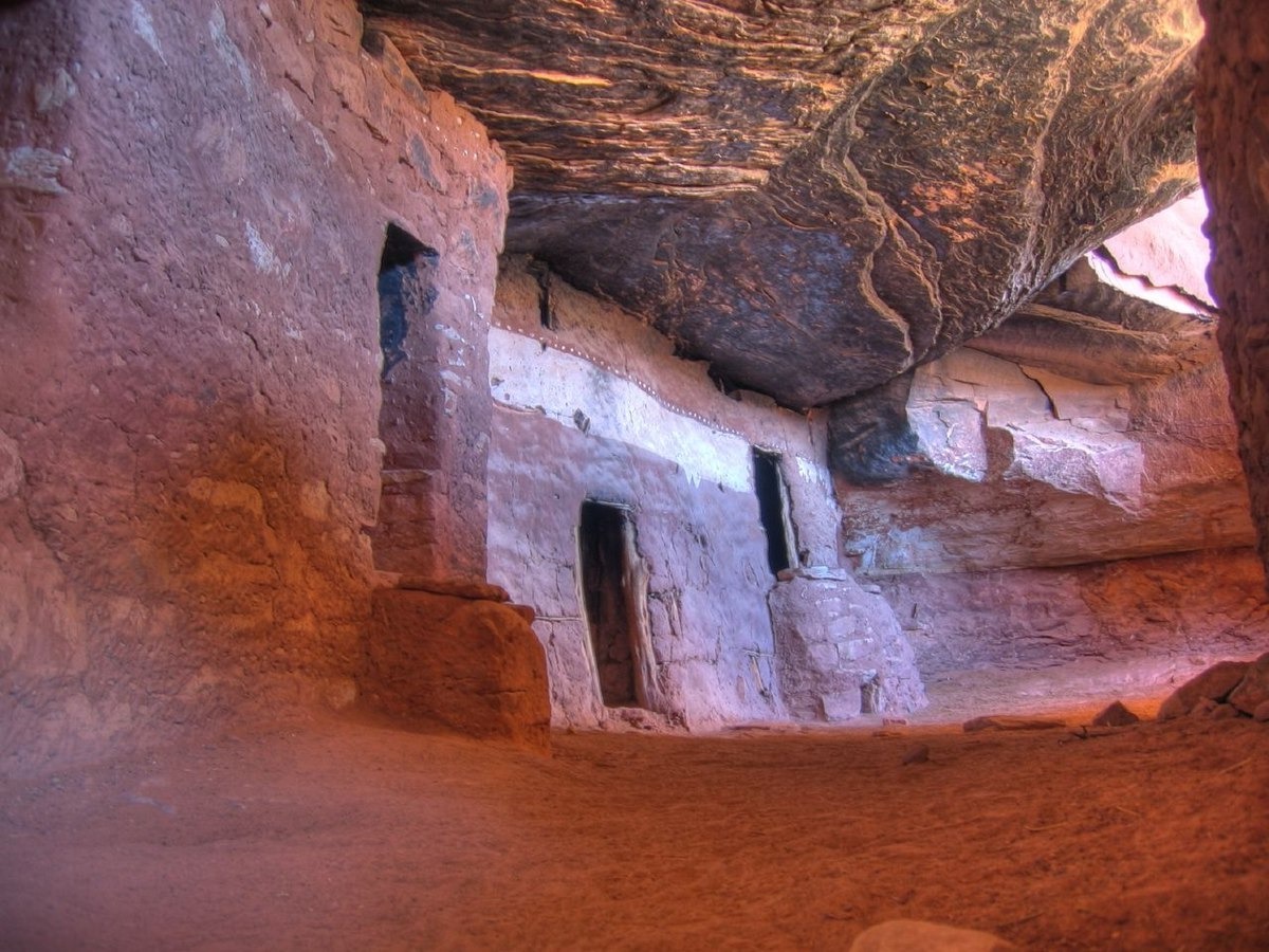Secrets-Of-Utah8217s-Moon-House-Caves secrets-of-utahs-moon-house-caves