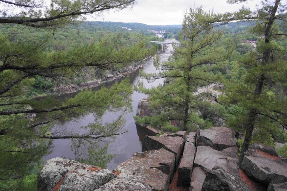 Secrets-Of-Wisconsin8217s-Echo-Cliff secrets-of-wisconsins-echo-cliff