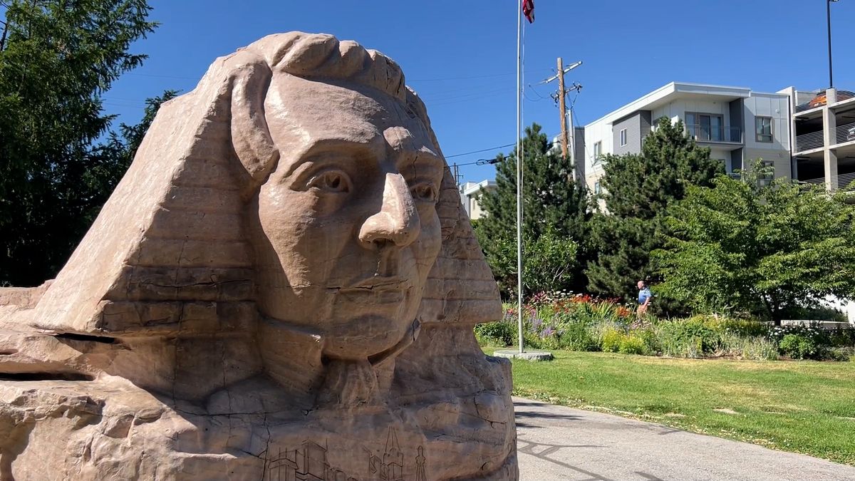 utahs-secret-stone-sculptures-with-religious-themes