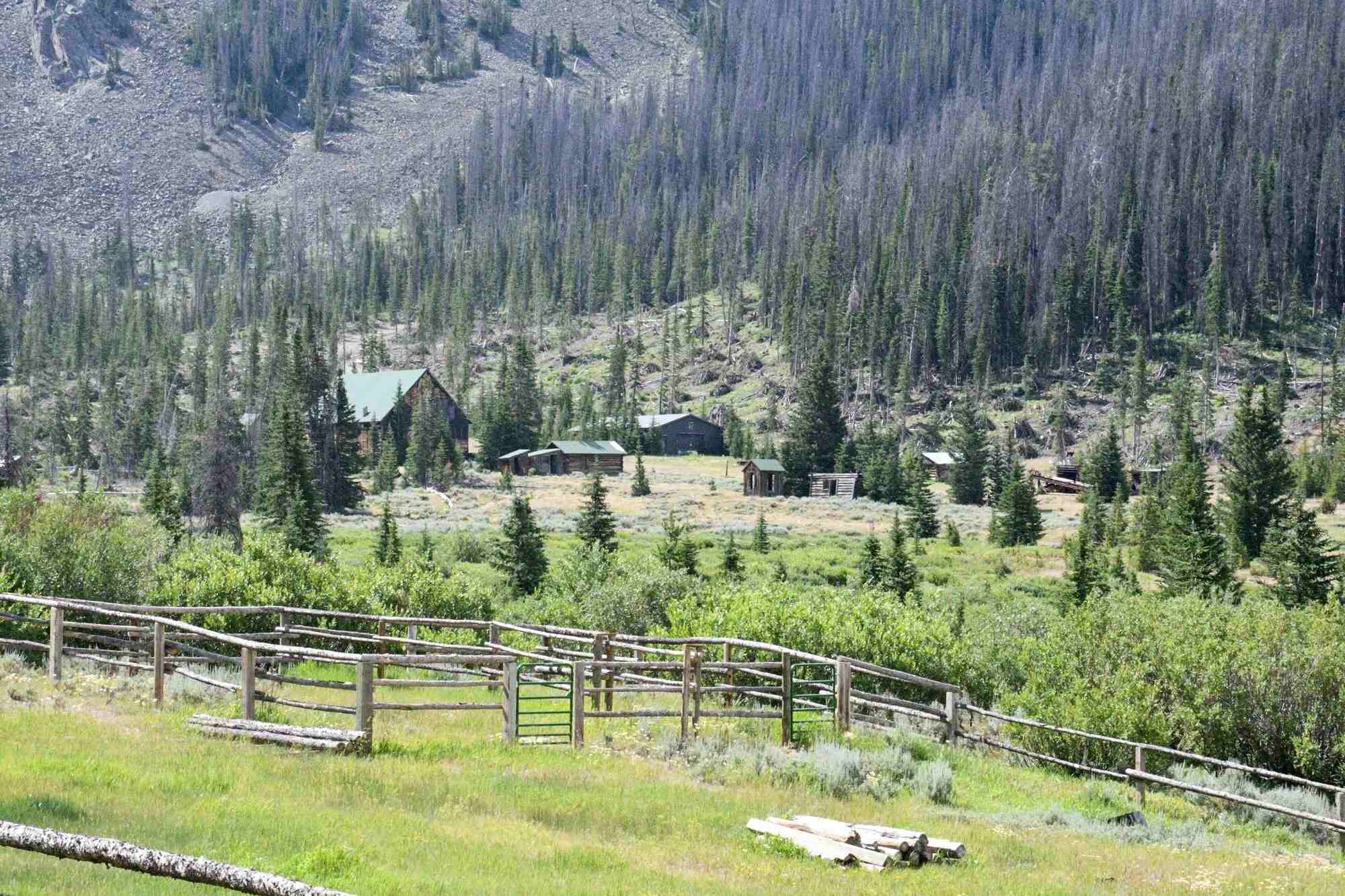 Wyoming8217s-Burnt-Ranch-Ghost-Towns-Secrets wyomings-burnt-ranch-ghost-towns-secrets
