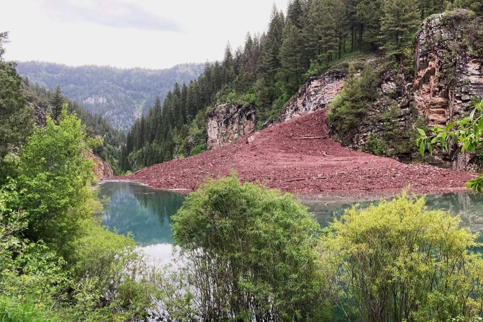 wyomings-mysterious-periodic-springs