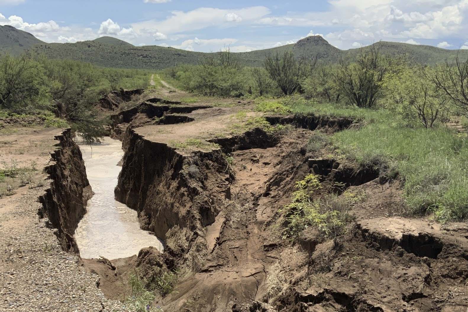 arizonas-secret-waters-at-crack-in-the-rock