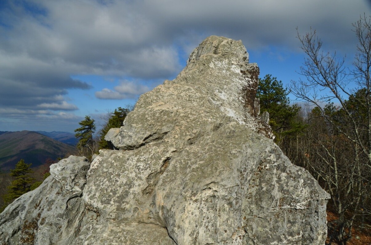 Hidden-Paths-Of-Virginia8217s-Dragon8217s-Tooth hidden-paths-of-virginias-dragons-tooth