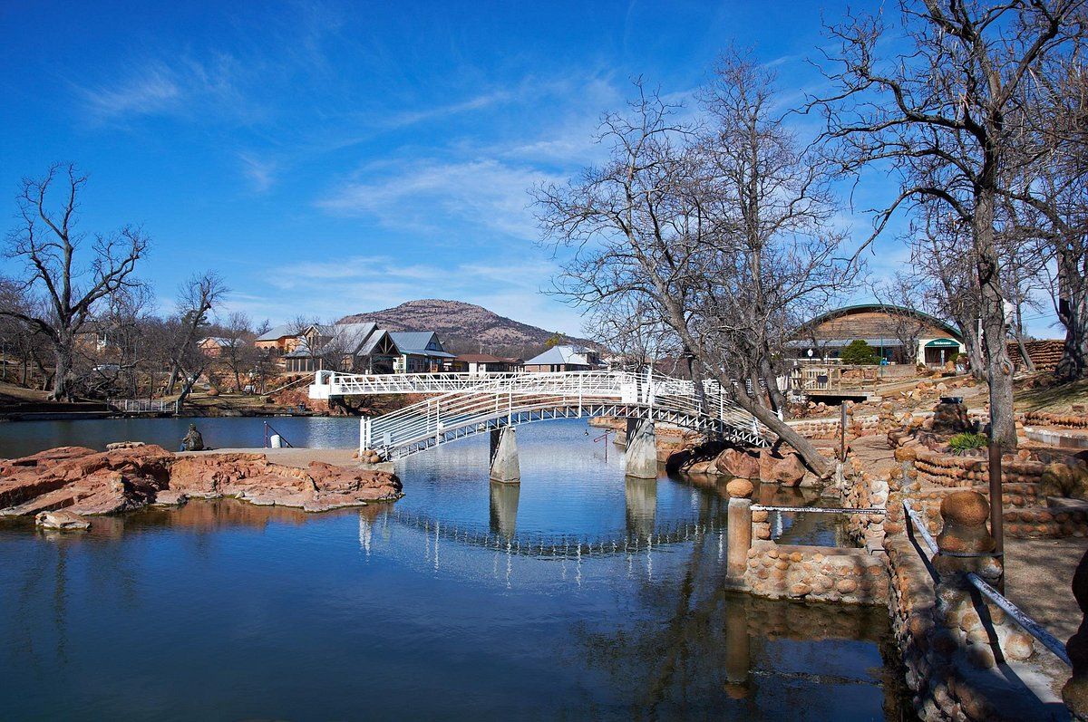 hidden-trading-posts-in-oklahomas-medicine-park