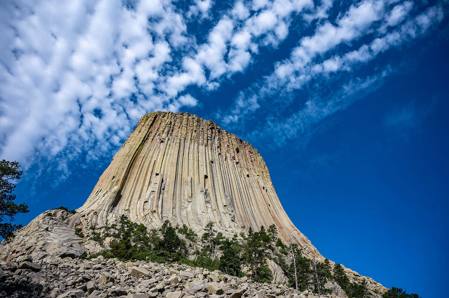Mysteries-Behind-Minnesota8217s-Devil8217s-Tower mysteries-behind-minnesotas-devils-tower