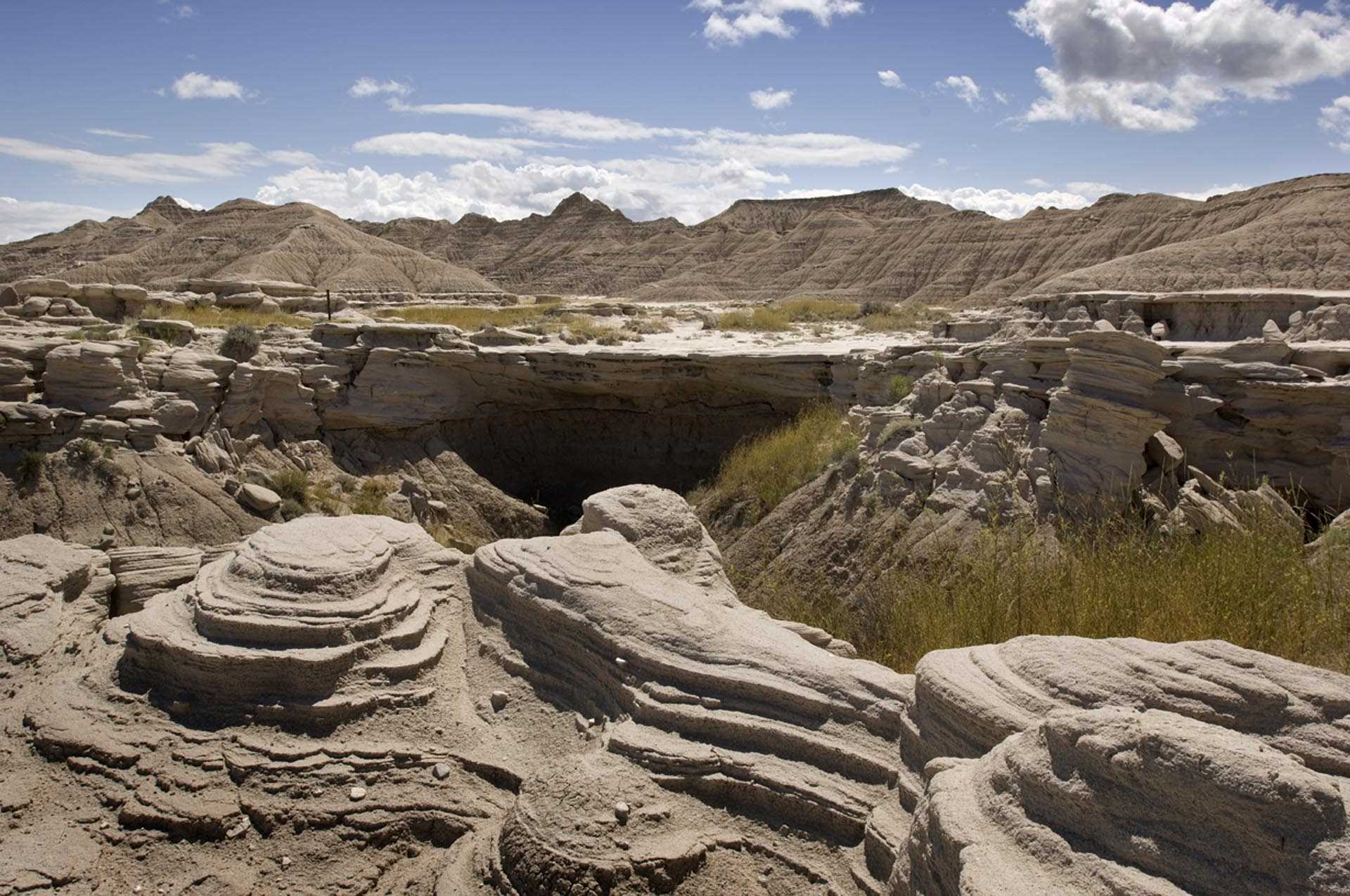 mysteries-behind-nebraskas-toadstool-rocks