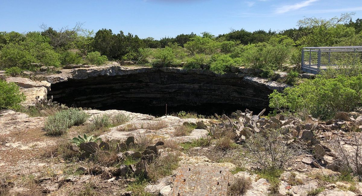 Mysteries-Behind-Texas8217-Devil8217s-Sinkhole mysteries-behind-texas-devils-sinkhole