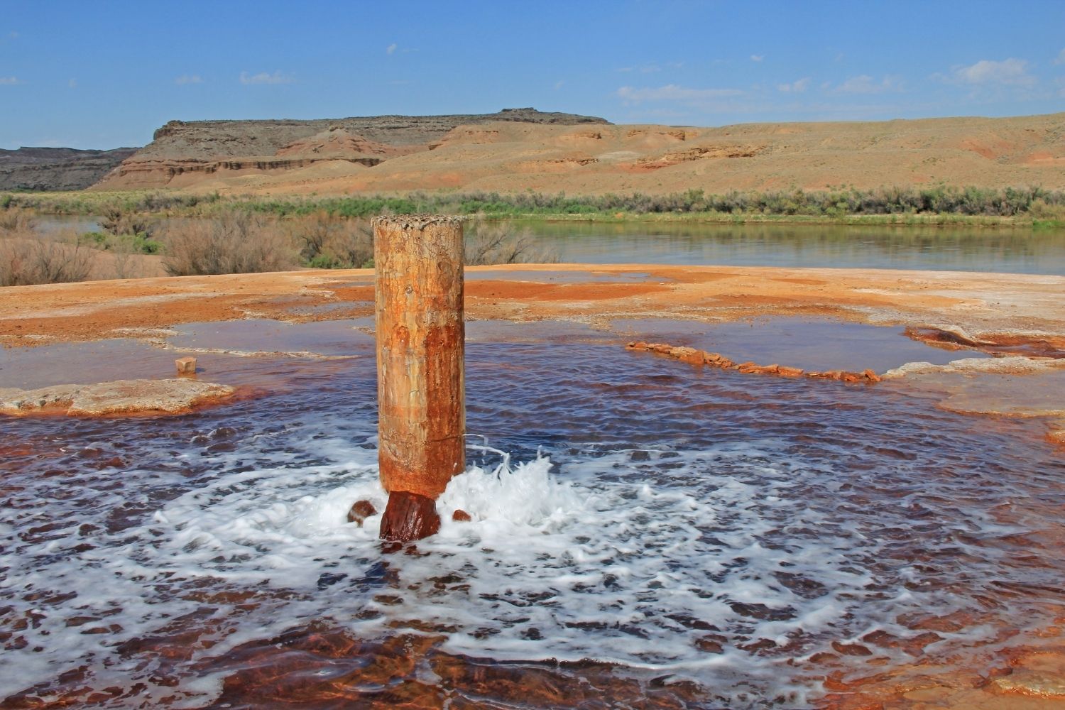 mysteries-behind-utahs-crystal-geyser