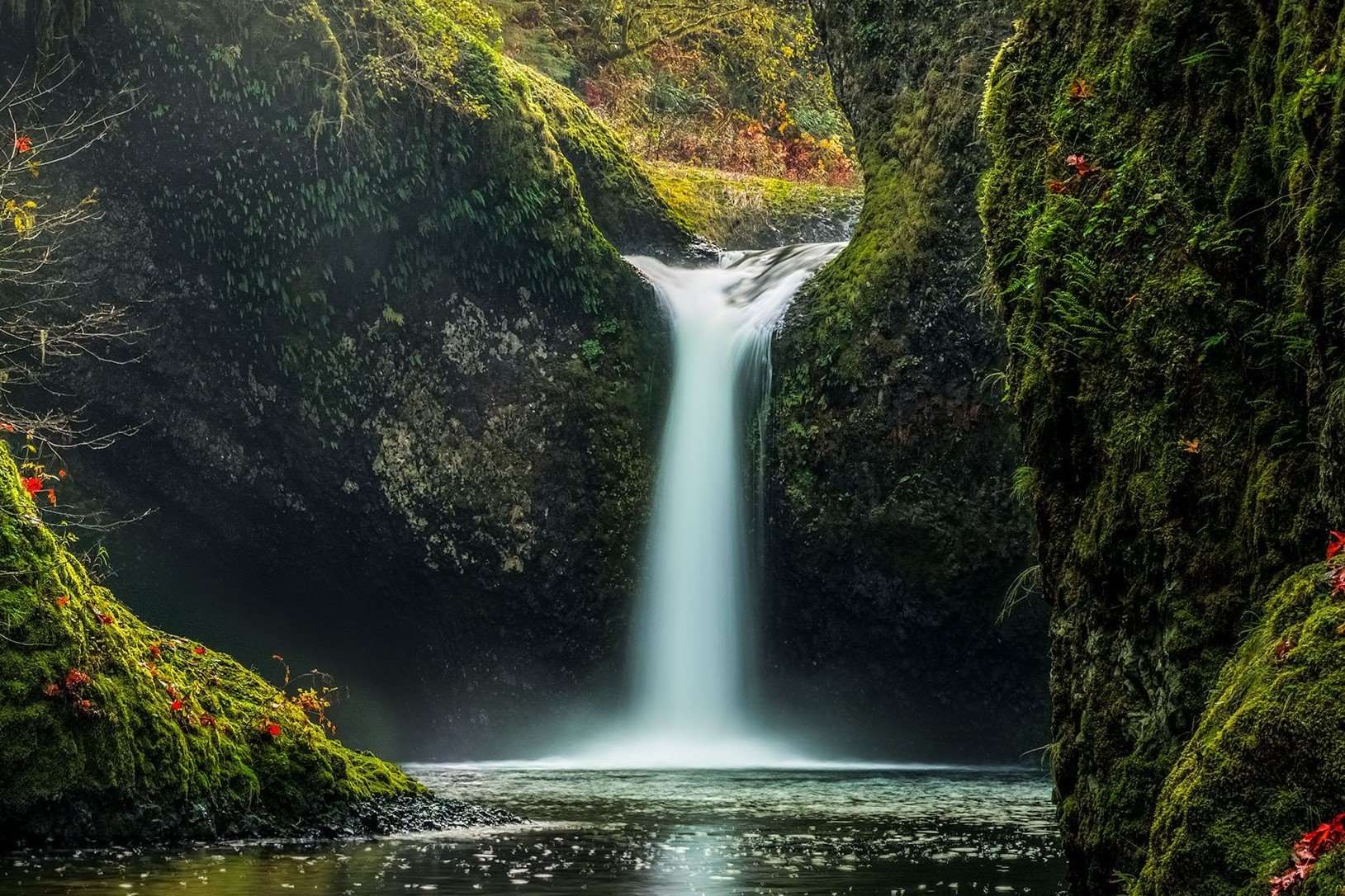 Mysteries-Behind-Washington8217s-Punchbowl-Falls mysteries-behind-washingtons-punchbowl-falls