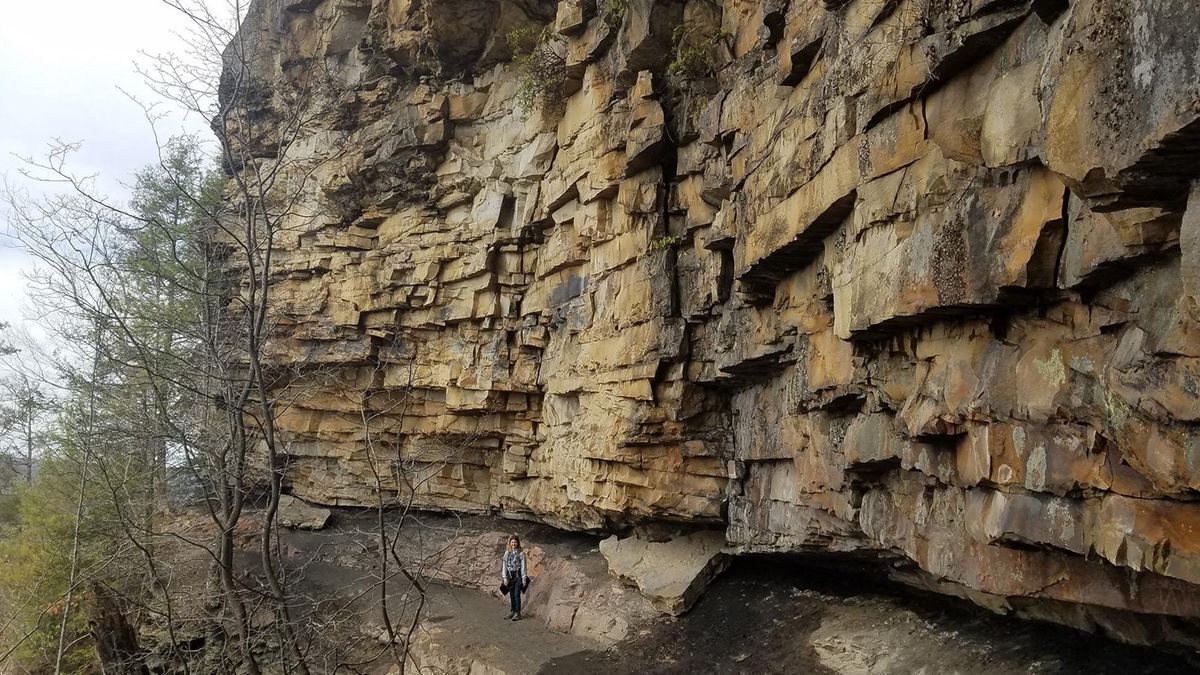 mysteries-behind-west-virginias-castle-rock