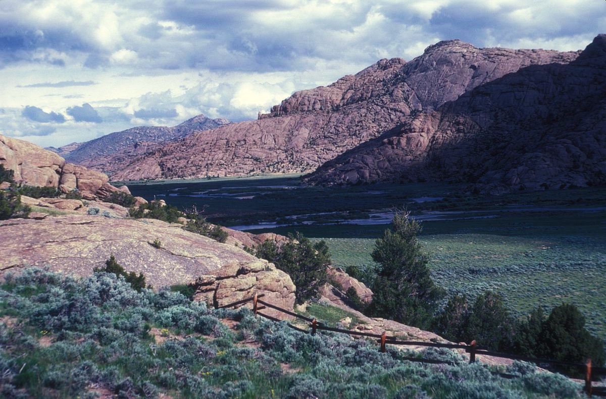mysteries-behind-wyomings-split-rock