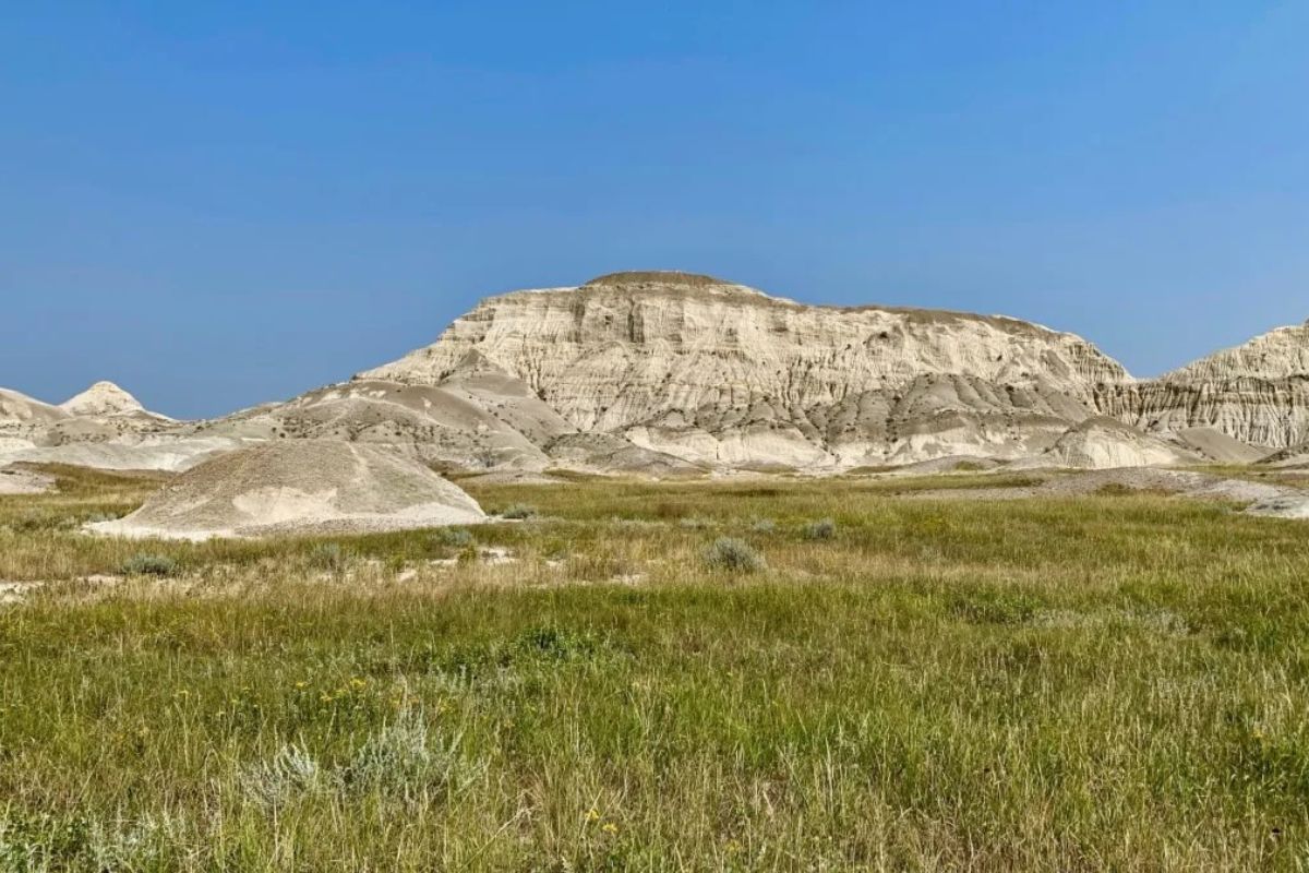mysteries-beneath-north-dakotas-white-butte