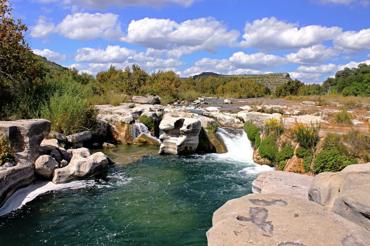 mysteries-beneath-texas-dolan-falls