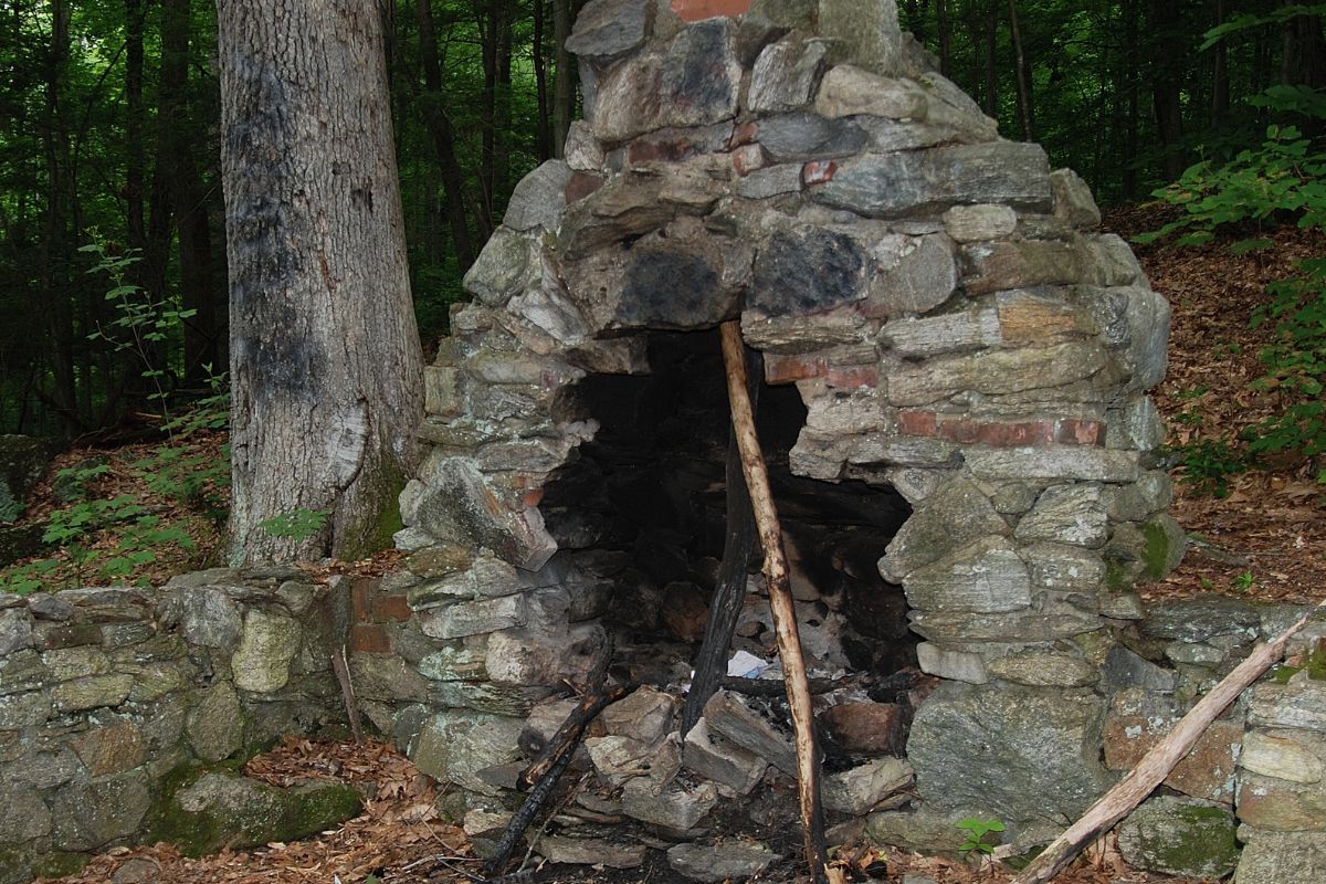 mysteries-hidden-in-chimney-rock