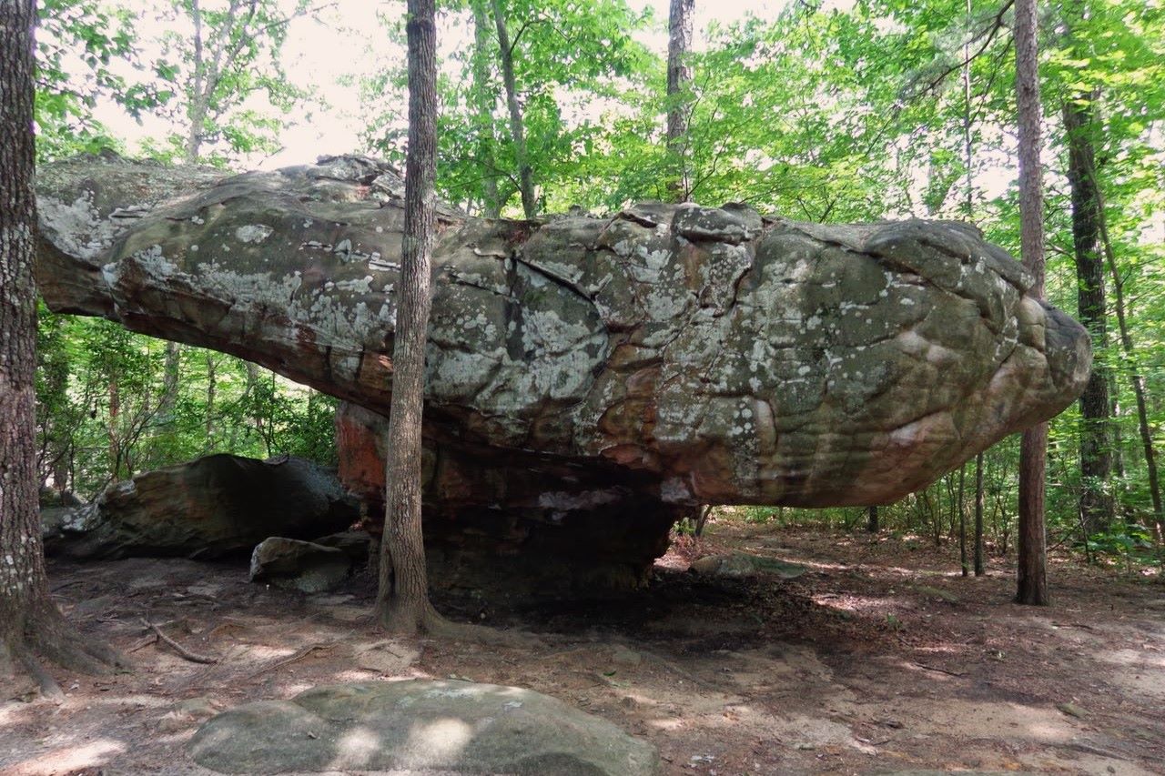 mysteries-hidden-in-georgias-rock-town