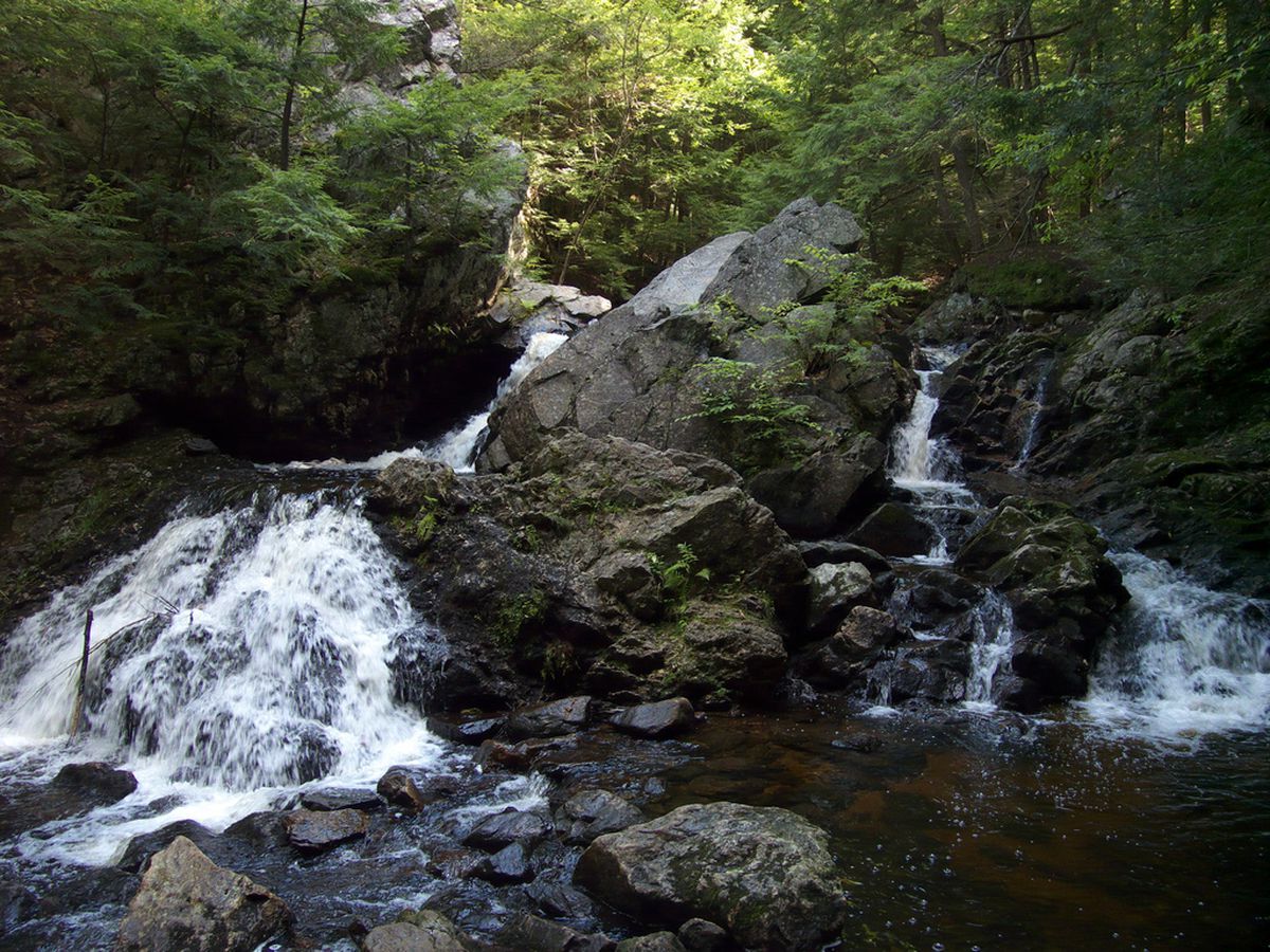 Mysteries-Hidden-In-Massachusetts8217-Bear8217s-Den mysteries-hidden-in-massachusetts-bears-den