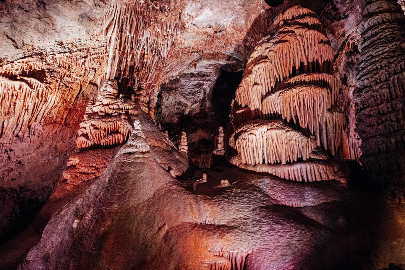 mysteries-hidden-in-montanas-lewis-cave