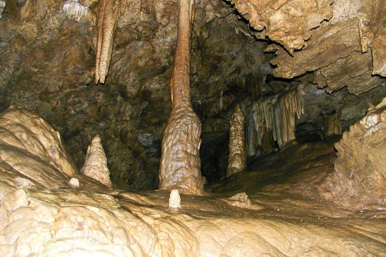 mysteries-hidden-in-oregons-storm-cave