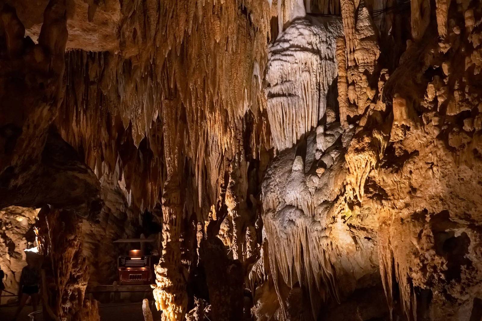 Mysteries-Hidden-In-Virginia8217s-Shadow-Cave mysteries-hidden-in-virginias-shadow-cave
