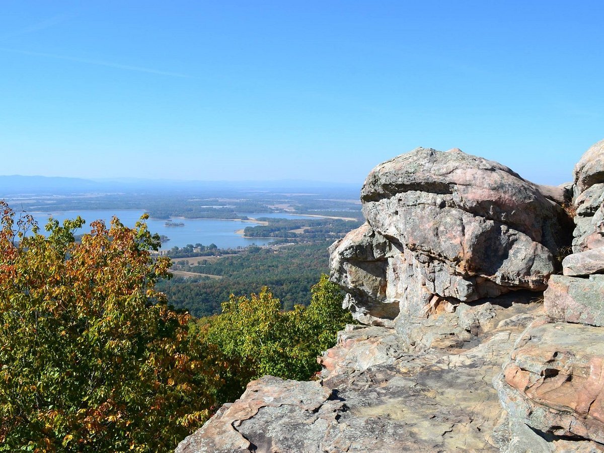mysteries-inside-alabamas-cherokee-rock