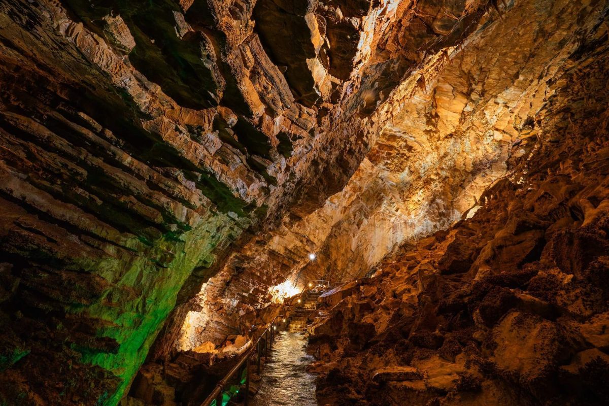 Mysteries-Inside-Idaho8217s-Minnetonka-Cave mysteries-inside-idahos-minnetonka-cave