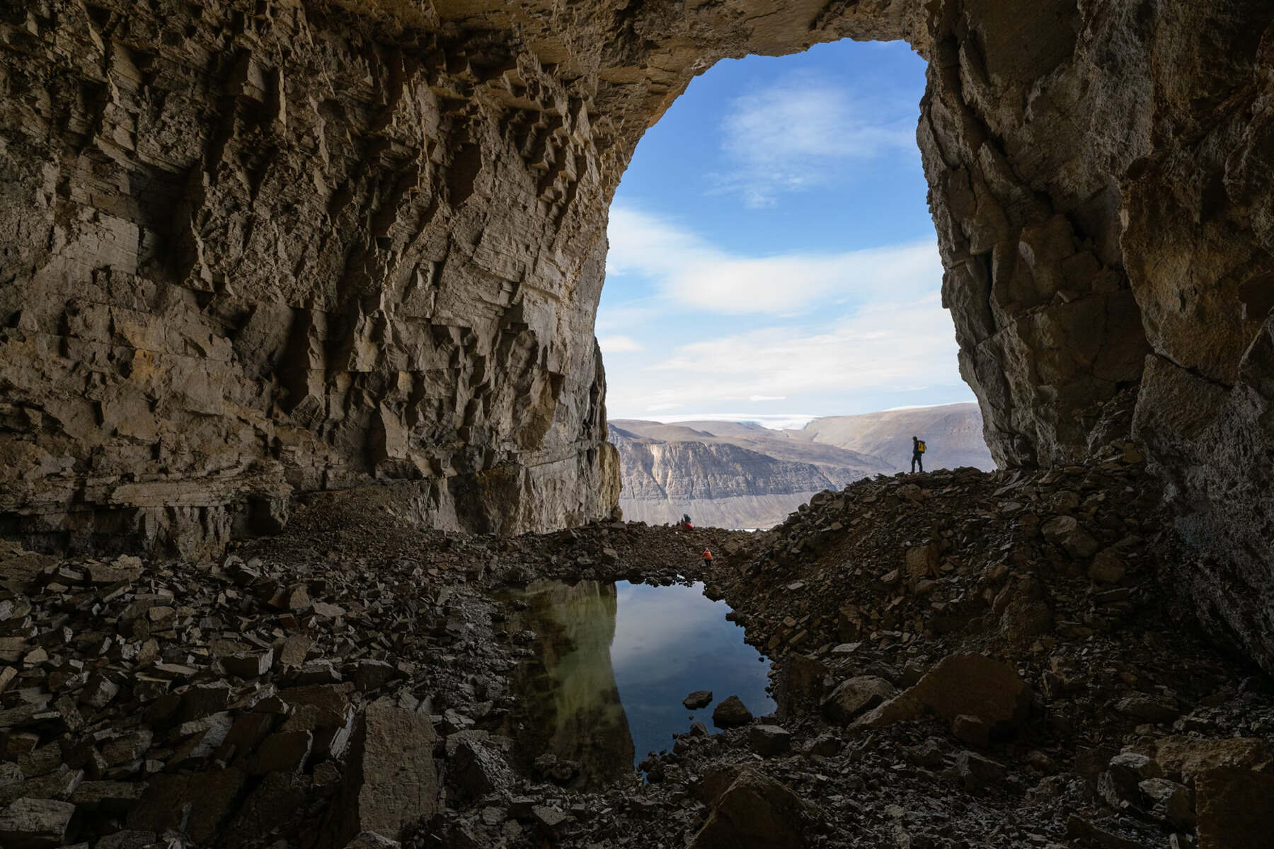 mysteries-inside-new-mexicos-amber-cave