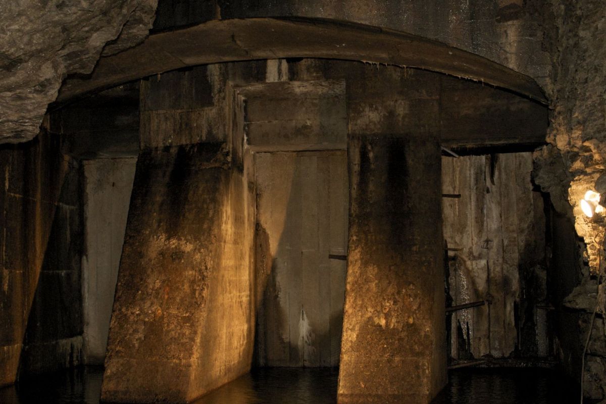 Mysteries-Inside-New-York8217s-Lockport-Cave mysteries-inside-new-yorks-lockport-cave
