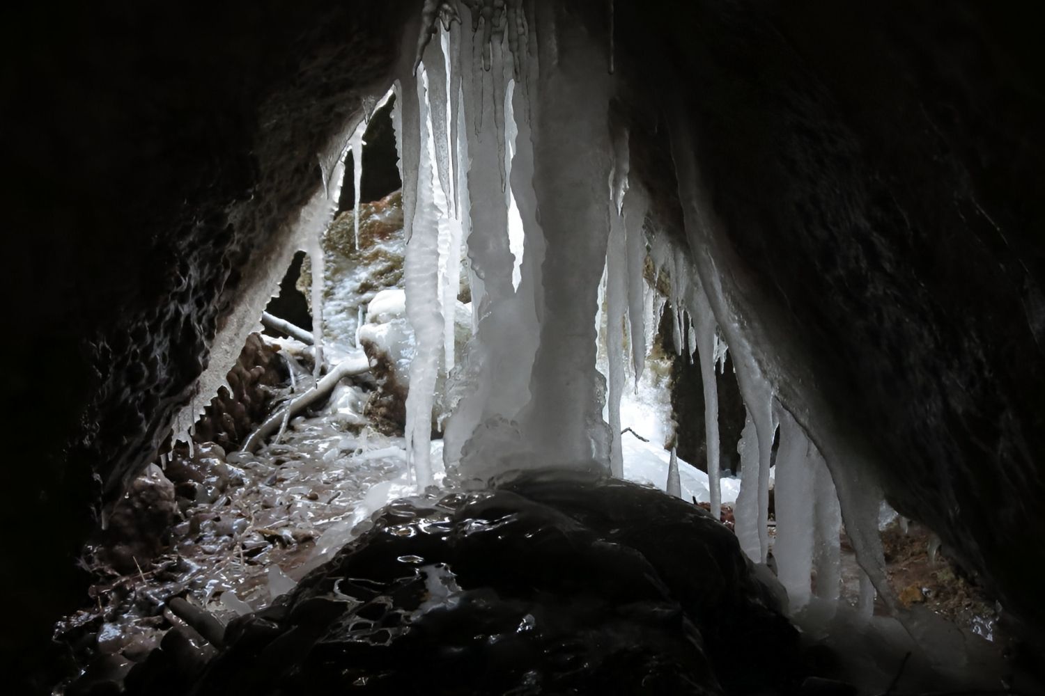 Mysteries-Inside-Oklahoma8217s-Ice-Cave mysteries-inside-oklahomas-ice-cave