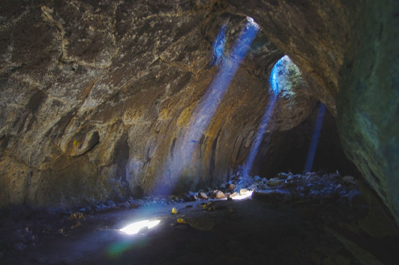 mysteries-inside-oregons-skylight-cave