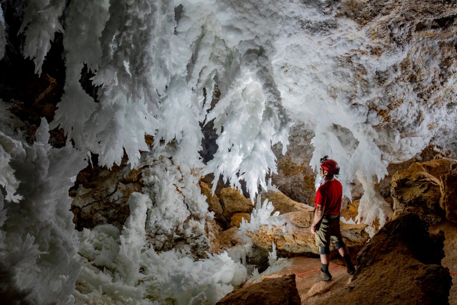 mysteries-inside-south-carolinas-crystal-cave