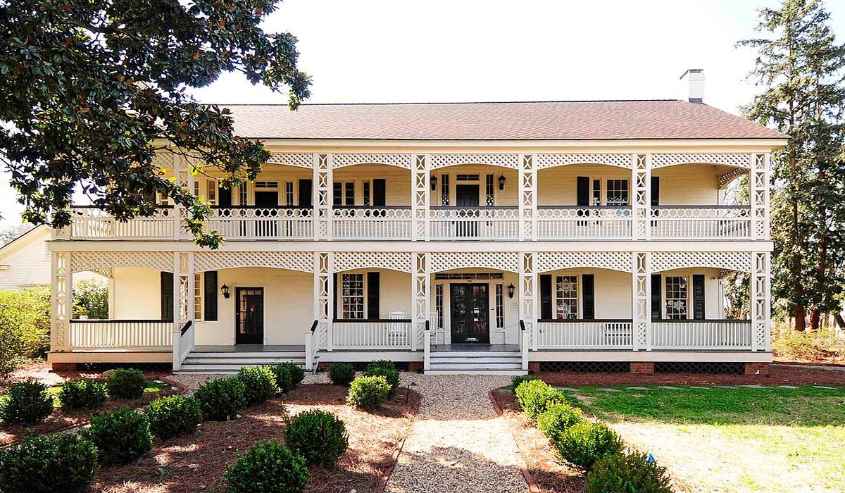 mysteries-inside-south-carolinas-rock-house