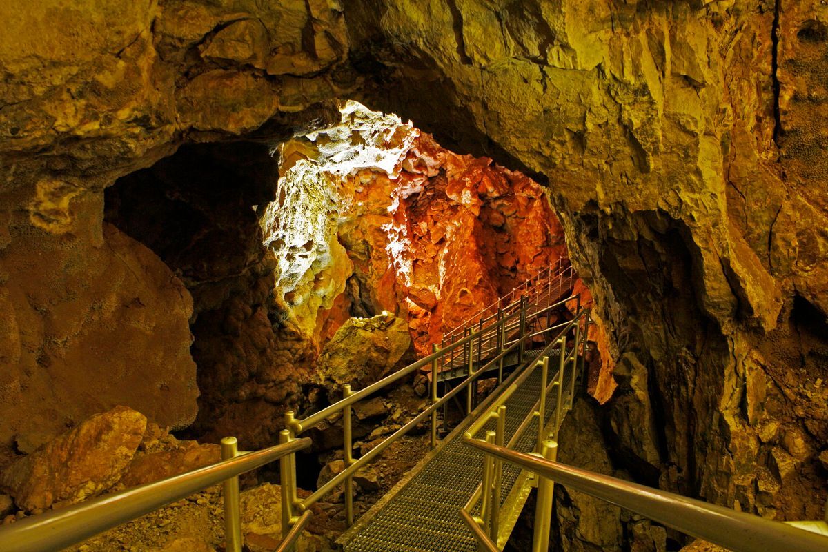 Mysteries-Inside-South-Dakota8217s-Jewel-Cave mysteries-inside-south-dakotas-jewel-cave