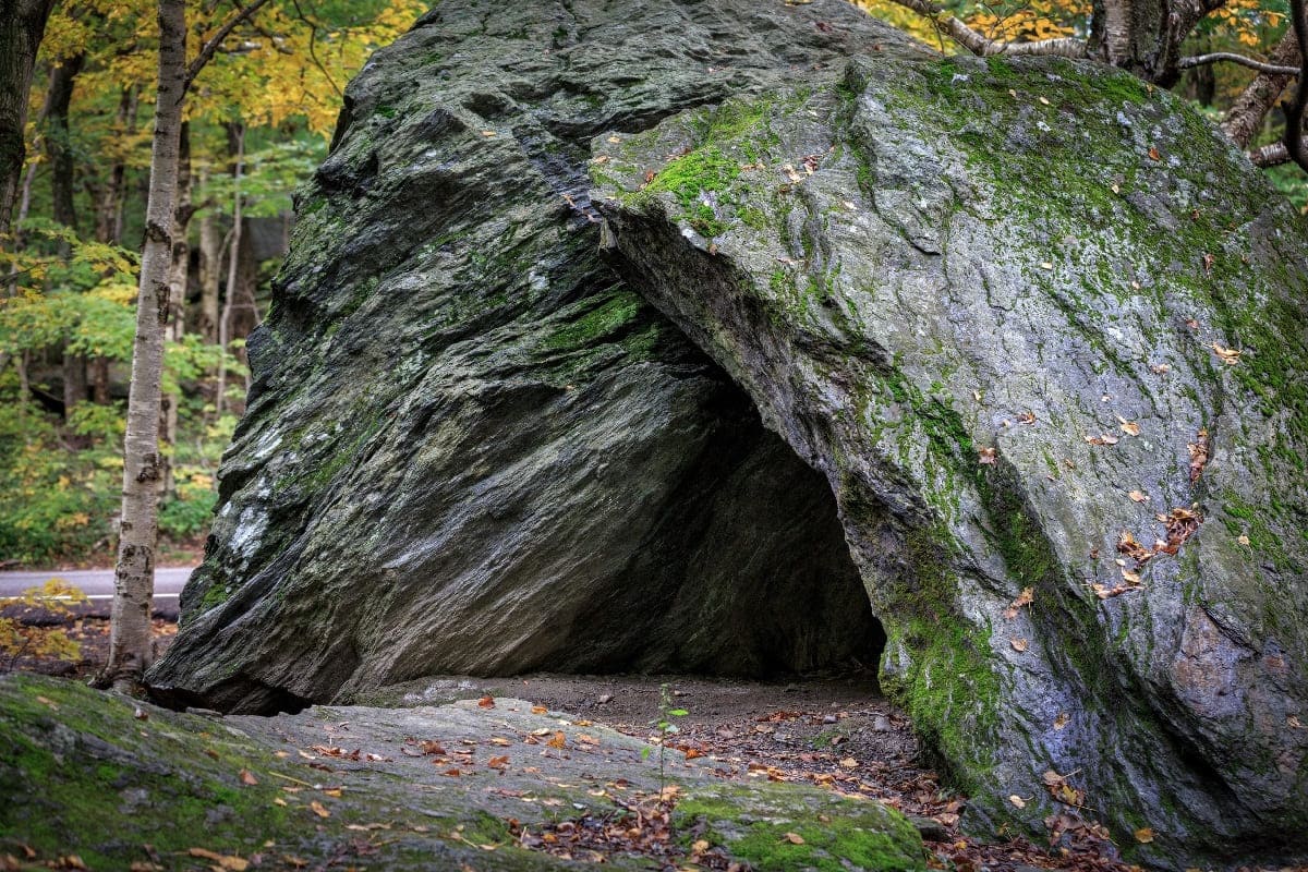 Mysteries-Inside-Vermont8217s-Smugglers-Cave mysteries-inside-vermonts-smugglers-cave