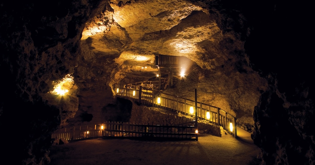 Mysteries-Inside-Wisconsin8217s-Crystal-Cave mysteries-inside-wisconsins-crystal-cave