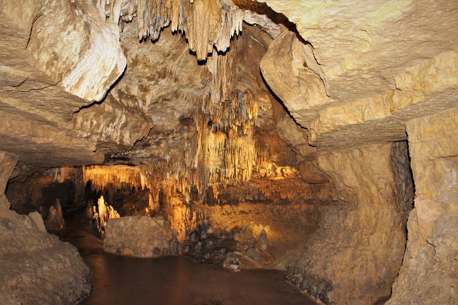 Mysteries-Inside-Wisconsin8217s-Eagle-Cave mysteries-inside-wisconsins-eagle-cave