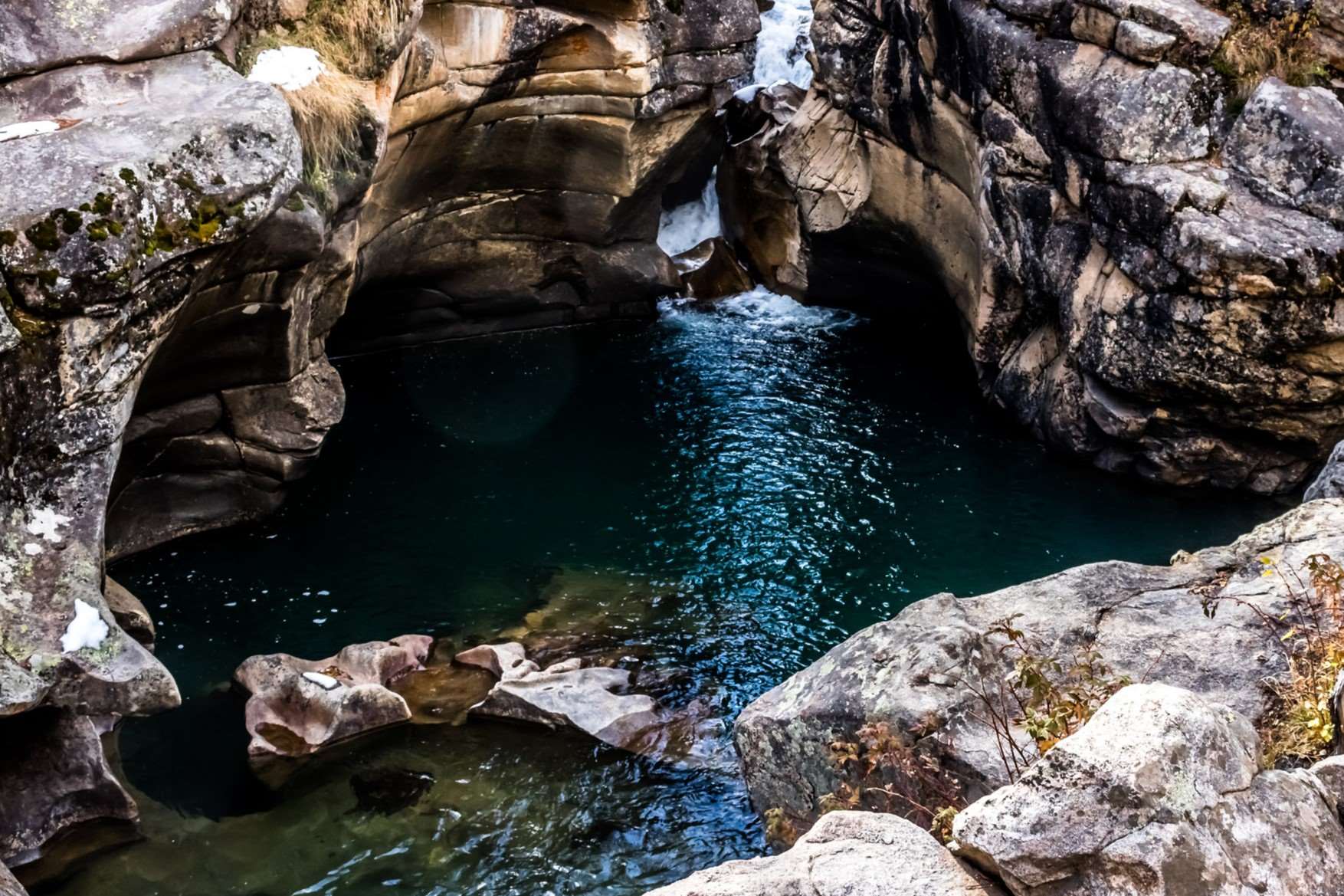 Mysteries-Of-Colorado8217s-Thunder-Cave-Waters mysteries-of-colorados-thunder-cave-waters