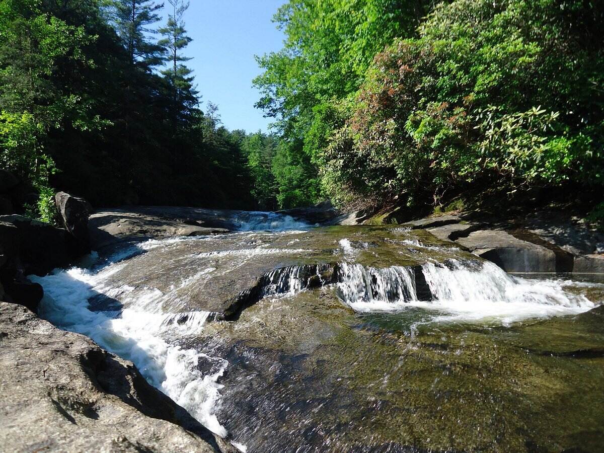 mysteries-of-georgias-sapphire-springs