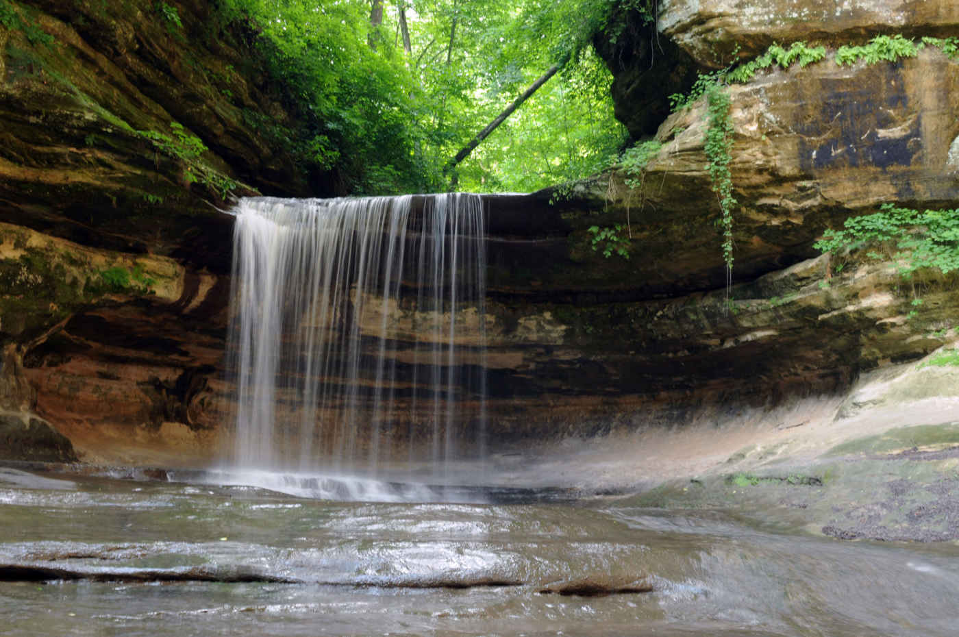 mysteries-of-illinois-lasalle-canyon-waters