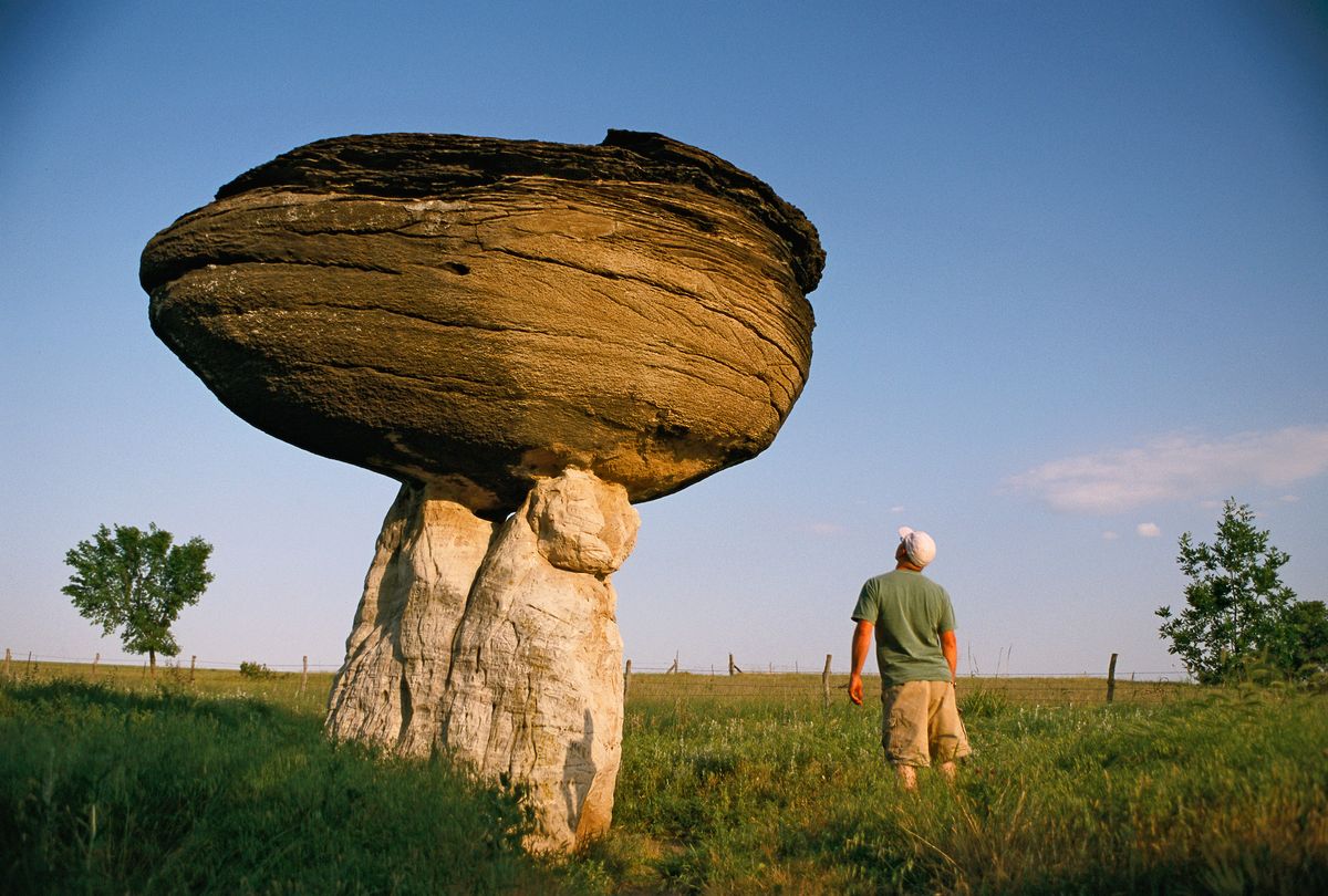 mysteries-of-kansass-mushroom-rock-paths
