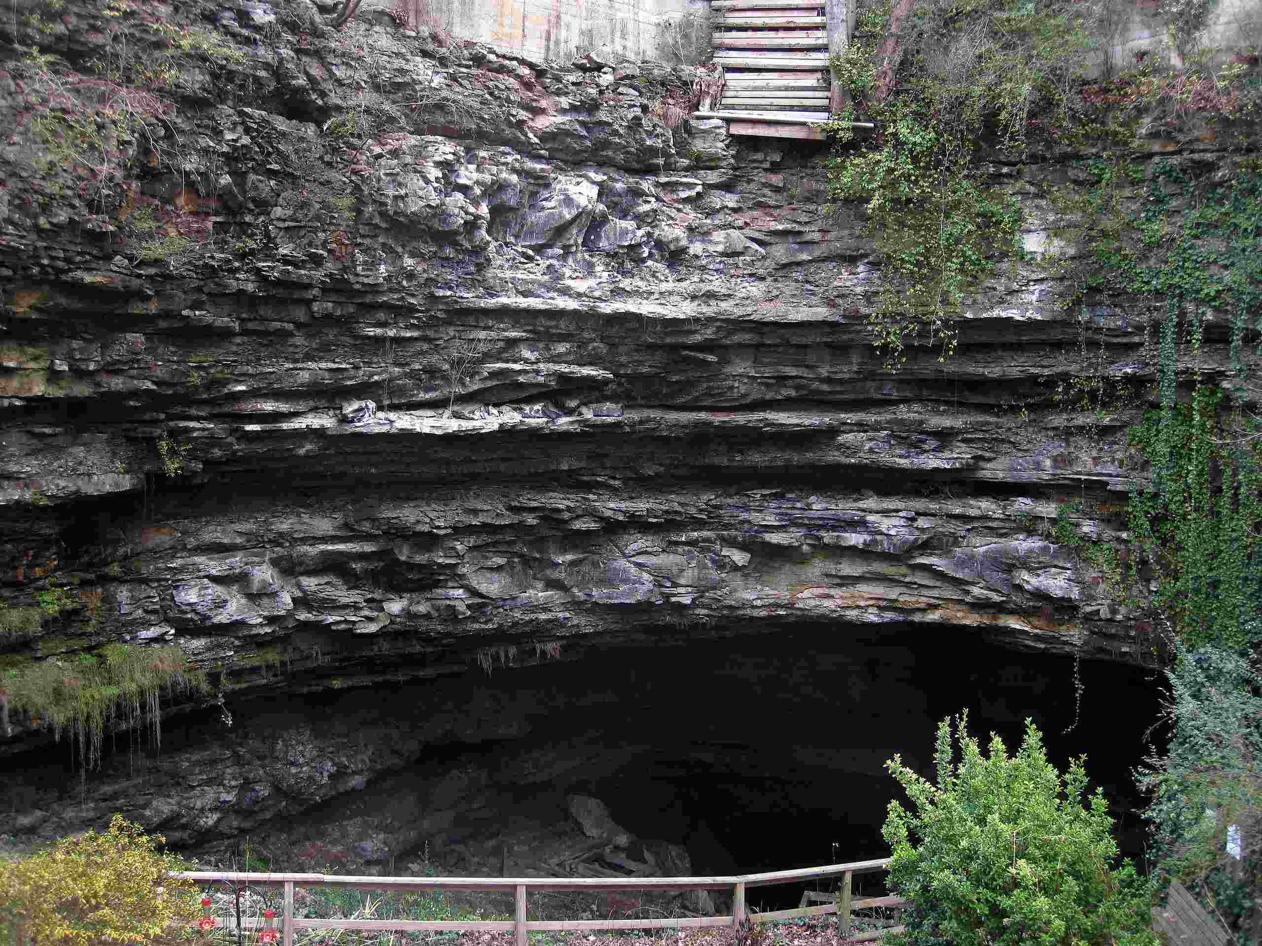 mysteries-of-kentuckys-hidden-river-cave
