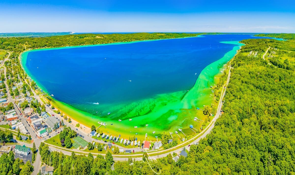 mysteries-of-michigans-crystal-lake