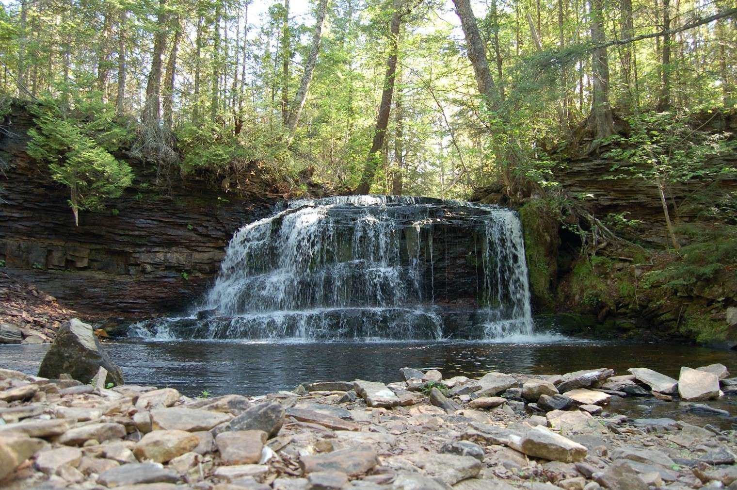 mysteries-of-michigans-rock-river-springs