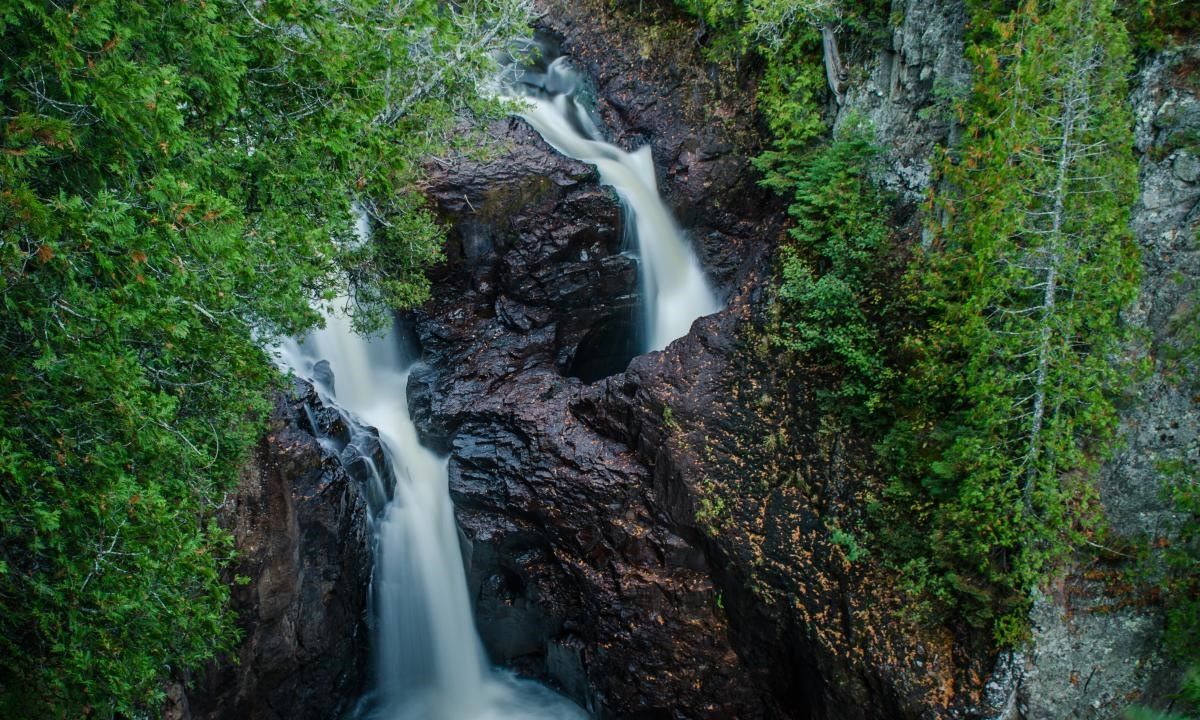Mysteries-Of-Minnesota8217s-Devil8217s-Kettle-Paths mysteries-of-minnesotas-devils-kettle-paths