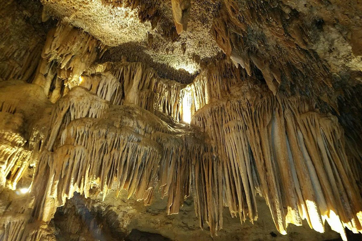 mysteries-of-missouris-bridal-cave-springs