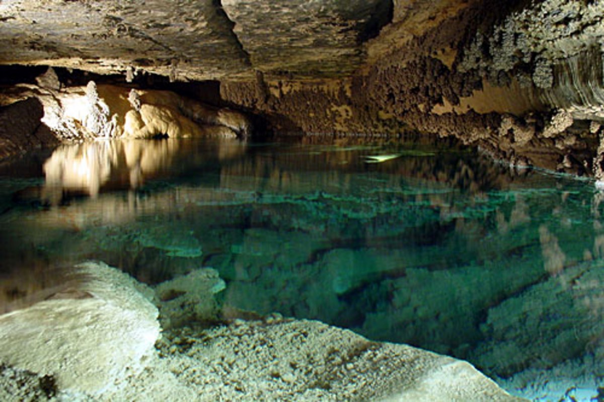 mysteries-of-missouris-lightning-cave-waters